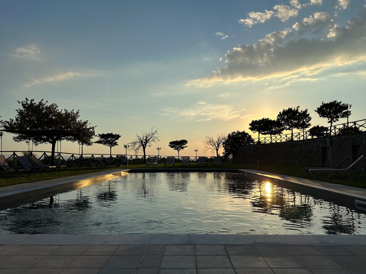 Vista della piscina di Casale Oliveto